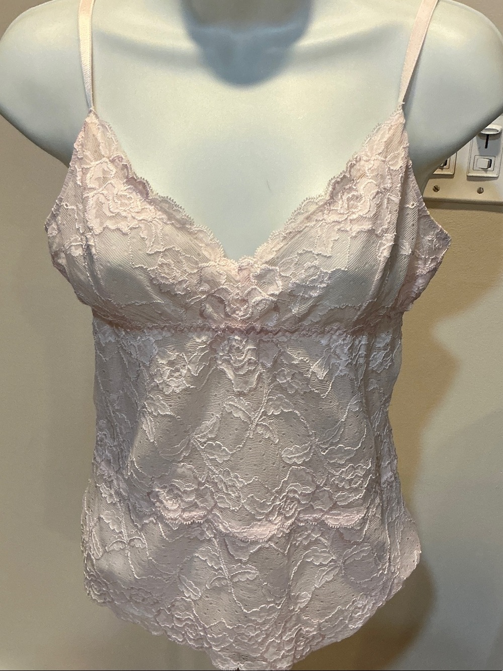 BANANA REPUBLIC PINK LACE CAMI